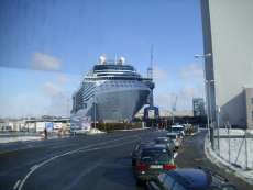 Die Celebrity-Eclipse im Hafen von Papenburg